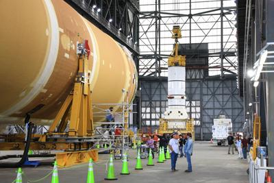 SLS booster segment preparation in the VAB